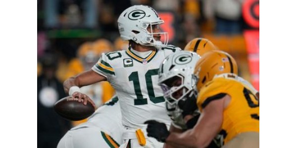 Aaron Rodgers s'incline à nouveau face aux Green Bay Packers Aaron Rodgers s'incline à nouveau face aux Green Bay Packers